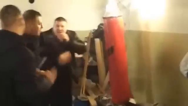 Пьяный тренер по боксу смотреть онлайн