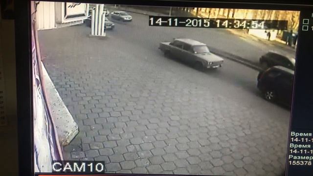 В бобруйском магазине мужчина стащил кошелек смотреть онлайн