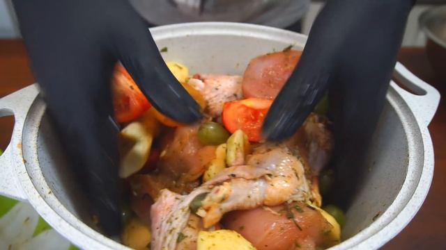 Запеченная курица в духовке с овощами! Простой рецепт на ужин и обед! смотреть онлайн