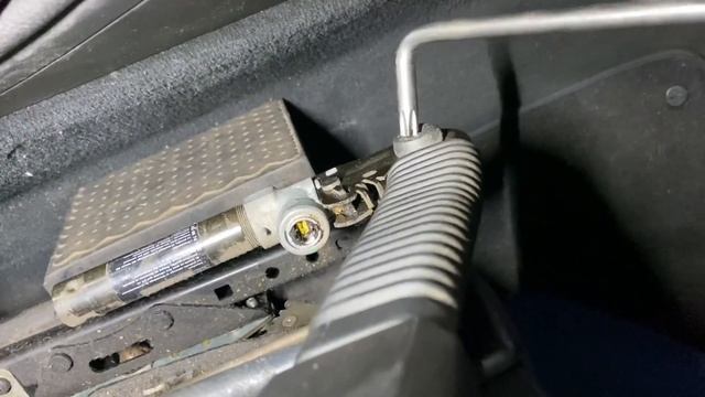 BMW 3er E46 Coupe. Замок ремня безопасности(водительский),замена! смотреть онлайн