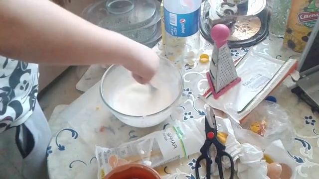 Готовим пасту Карбонаро + десерт "Безе" смотреть онлайн