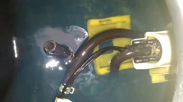 Крепление на дне бака смотреть онлайн