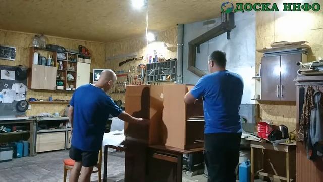 Стол в детскую комнату