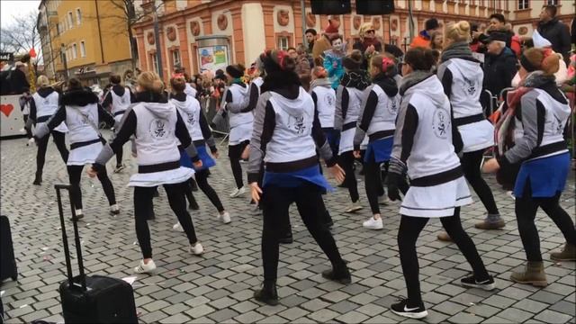 Fasching. Фашинг — карнавал в Германии.