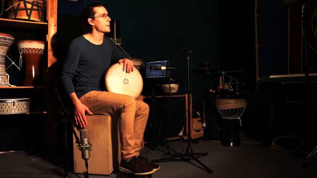 Solo on cajon and clay darbuka - Simon Tressin смотреть онлайн