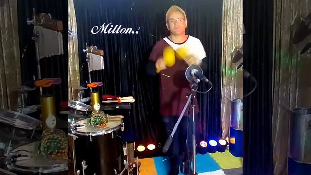 Maracas.percusionista internacional.ejecuta la canción más conocida llamada.. tú con el del maestro смотреть онлайн
