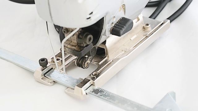 Электролобзик Hitachi CJ90VST смотреть онлайн