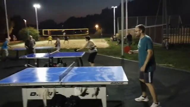 настольный теннис в Терлецком парке от рассвета до глубокой ночи...лето , это рай для спортсменов! смотреть онлайн