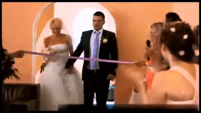 Ведущая Эльвира смотреть онлайн