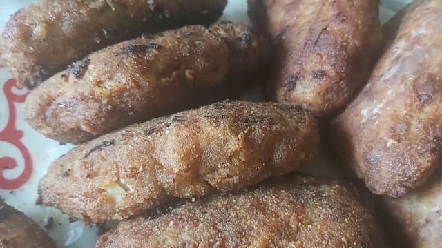 ПРОБУЕМ ПЕРВЫЙ АРБУЗ.КОТЛЕТЫ И КАРТОФЕЛЬНОЕ ПЮРЕ,НА ОБЕД. смотреть онлайн