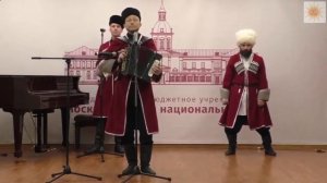 "В саду зелёном роза цвела", (красивая песня под гармонь о любви). Поёт Казачий ансамбль "Вар".