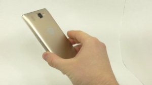 Видео обзор смартфона Prestigio Grace Q5 8 ГБ золотистый