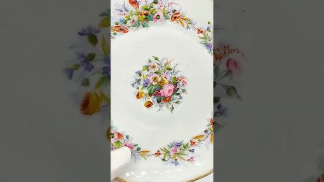 Старинная сухарница на ножке и 2 десертные тарелки, Франция, начало 19 века.