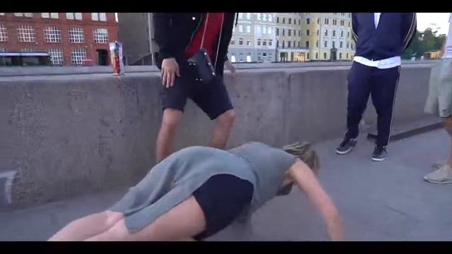 Это твая девушка, и что будет дальше посмотрим 😉😉 смотреть онлайн