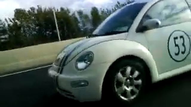 New look Volkswagen Beetle Herbie on the M50 Dublin смотреть онлайн