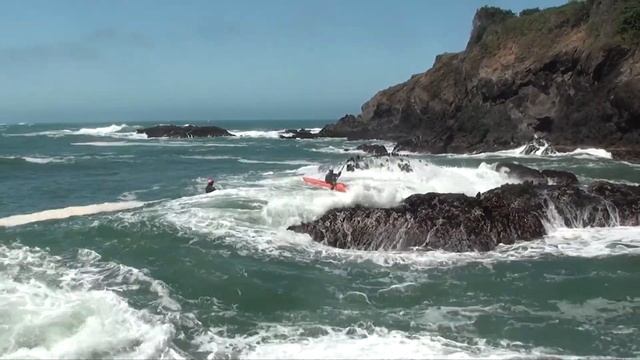 AOx3 - Ocean Whitewater Kayaking/Rock Gardening смотреть онлайн