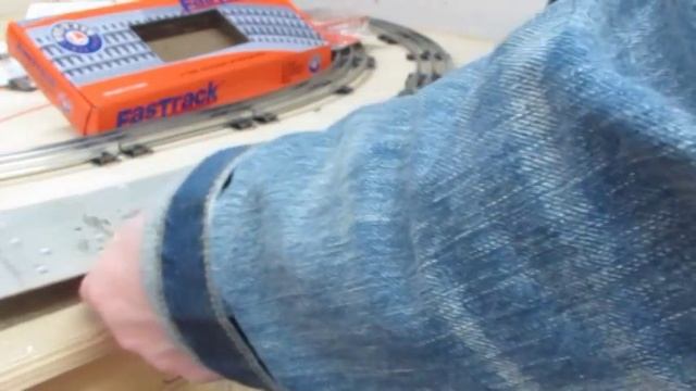 Wiring Lionel Trains Automatic Gateman with the Fast Track Accessory Activation Track смотреть онлайн