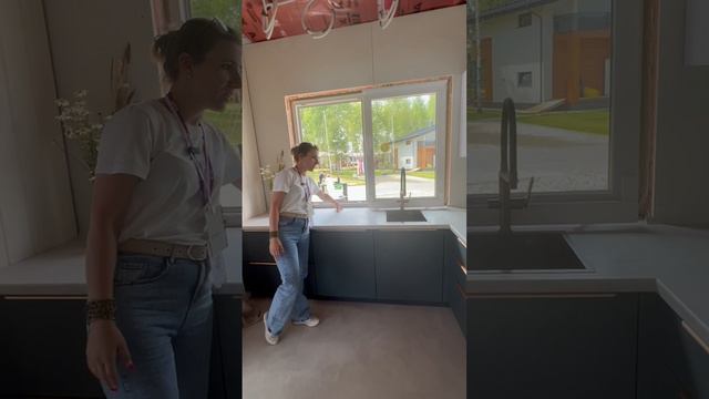 Мойка у окна смотреть онлайн