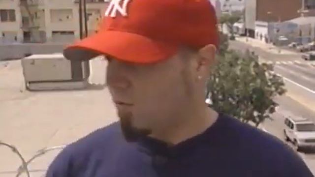 Limp Bizkit - Interviews with Wes Borland, John Otto and Fred Durst (1999) смотреть онлайн