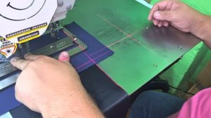 Задний карман брюк. Карман в рамку с одной листочкой. Как сшить быстро карман в рамку.