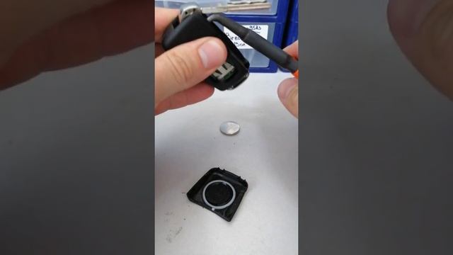 Фольксваген Тигуан как разобрать ключ зажигания. смотреть онлайн
