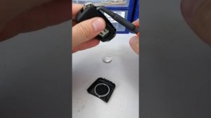 Фольксваген Тигуан как разобрать ключ зажигания.