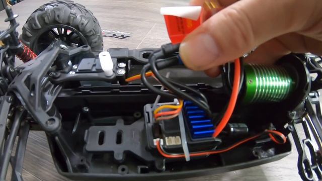 WHAT'S THE CATCH! £98.00 ($138USD) 1/10th Brushless RTR Basher Buggy Review XLF X-03 (GEM OR JUNK?) смотреть онлайн