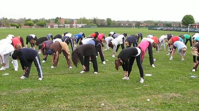 Dudley Ladies Running Club Beginners Stretching смотреть онлайн