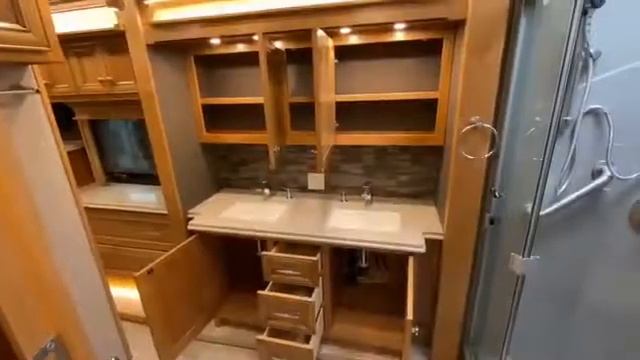 Quick Look 2021 Tiffin PHAETON 40 AH Class A Diesel Motorhome смотреть онлайн