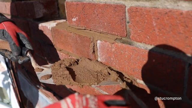 Bricklaying - Repairing a Crack In a Brick Wall смотреть онлайн