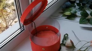 Крепление крышки к коробке и сборка букета из гофры