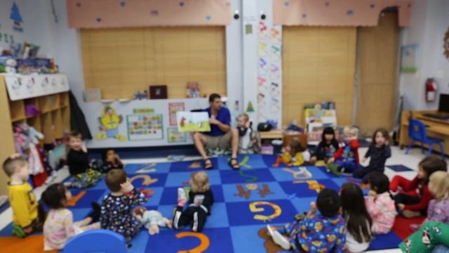 Пижамная вечеринка. Детский сад в США. Story time. Pajama's day. смотреть онлайн