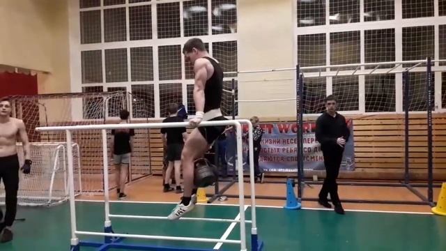 Повтори! 15 отжиманий на брусьях +80кг смотреть онлайн
