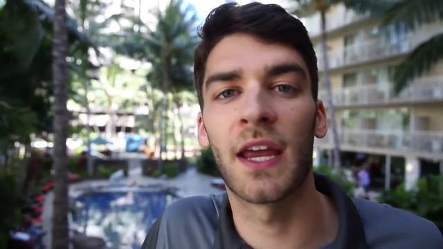 Reporter Andrew Greif lands in Honolulu for Mariota's Draft Day смотреть онлайн