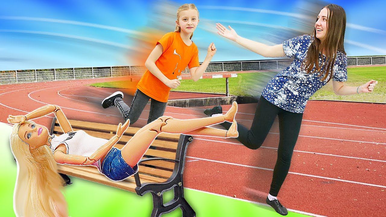 Смешные видео - Кукла Барби притворяется больной! - Весёлые игры доктор. Игрушки для девочек смотреть онлайн