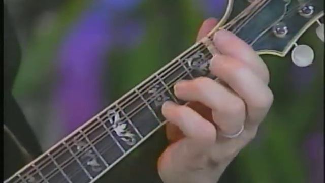 Nancy Wilson--How she plays Battle Of Evermore on mandolin смотреть онлайн