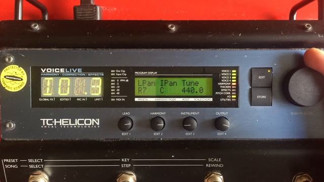 Vytváranie dychovej sekcie na TC Helicon Voicelive 1 смотреть онлайн
