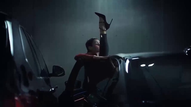 Как красиво выйти из припаркованного автомобиля