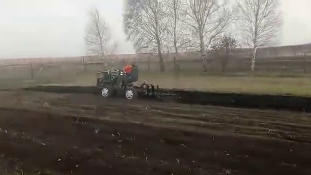 Вспашка мини трактором (самодельный) смотреть онлайн