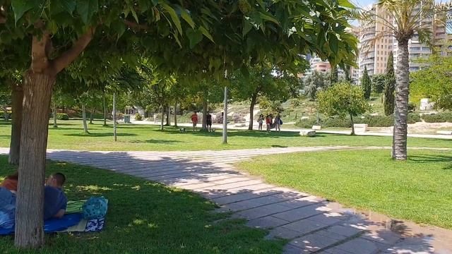 ВАЛЕНСИЯ рвёт стереотипы о испанской архитектуре! Фантастиш! Город искусств и наук. Руссо Туристо смотреть онлайн