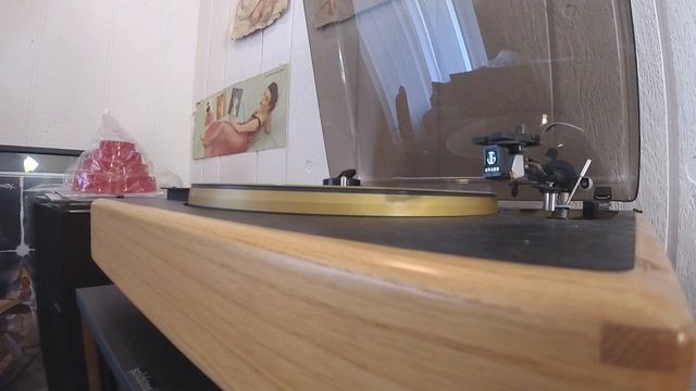 Warped Vinyl Records CAN be fixed. Furutech Record Flattener Review. What can and Cannot be fixed. смотреть онлайн
