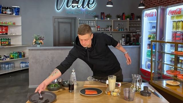 Цезарь с лососем смотреть онлайн