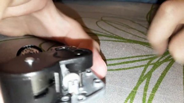 Механизм музыкальной шкатулки / The mechanism of the music box