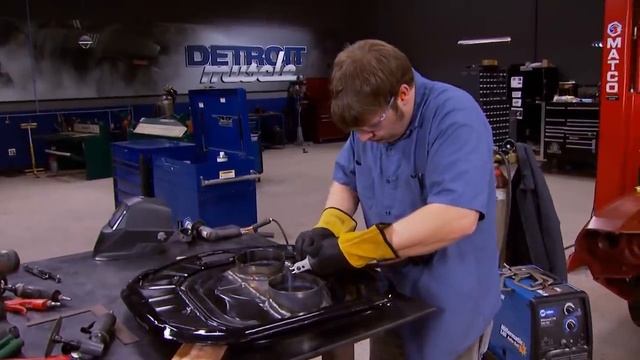 FULL REBUILD: Upgrading A 1970 Dodge Challenger Restomod From The Inside Out смотреть онлайн