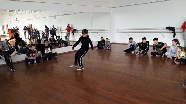 Дружеский Battle bboy Sprint с Avangard crew 28/01/2018 г.Шымкент смотреть онлайн