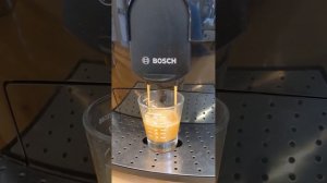 Кофемашина BOSCH BENVENUTO CLASSIC PIANO демонстрация работы