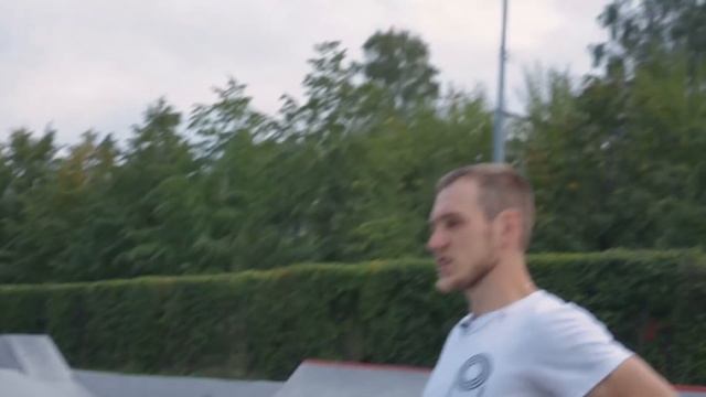 В ПЕРВЫЙ РАЗ l Трюки на скакалке, учимся у чемпиона России смотреть онлайн