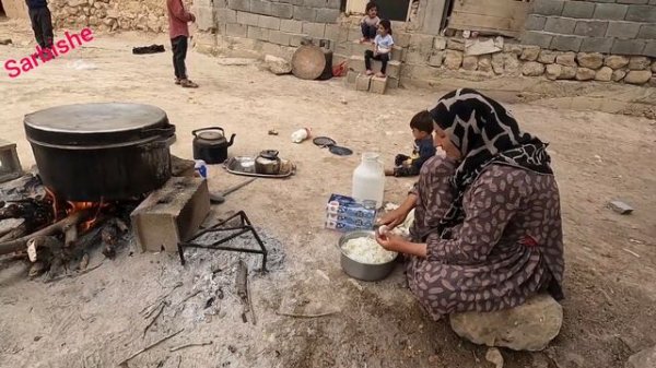 How to cook Nazri food and share it among the families of the village#nomadic#doora#sarbishe#