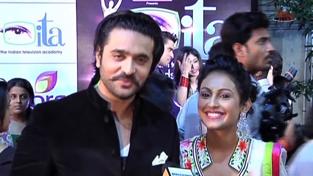 Ashish Sharma with Wife Archana at ITA Awards смотреть онлайн