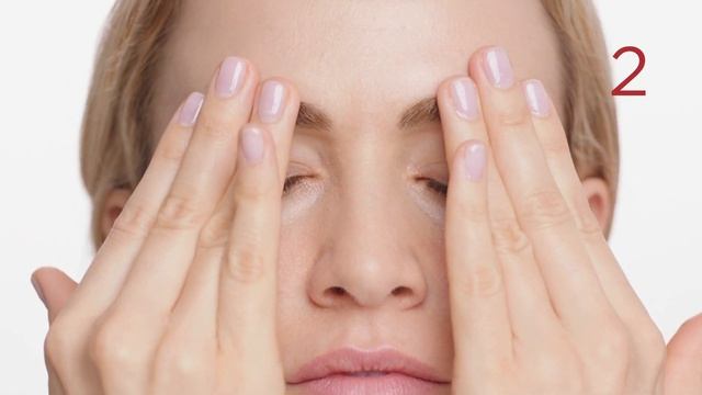 Как наносить концентрат с эффектом лифтинга Total Eye Lift